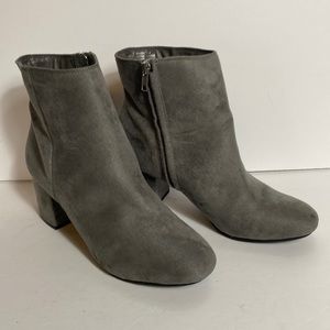 Rebel by ZIGI Women’s Ankle Boots. Size 9